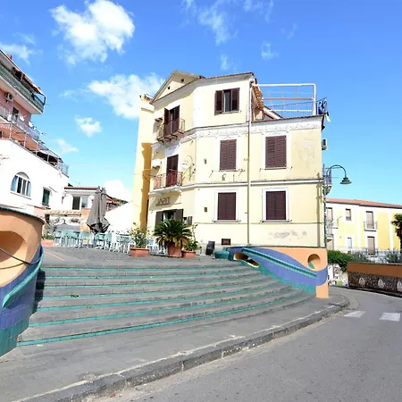 Dalla Torre Al Mare Intera Casa Su Tre Livelli Vietri