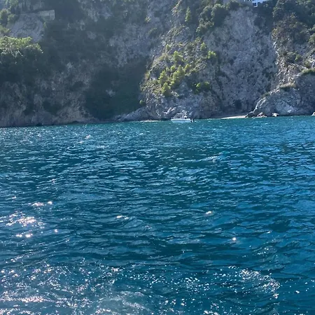 Dalla Torre Al Mare 펜션 *