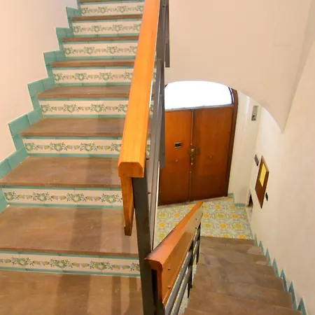Dalla Torre Al Mare Intera Casa Su Tre Livelli Vietri