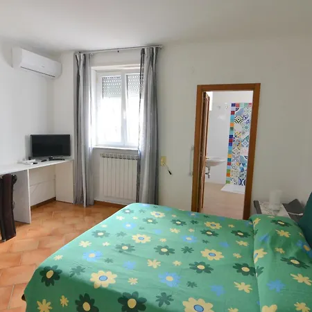 Dalla Torre Al Mare Intera Casa Su Tre Livelli Vietri